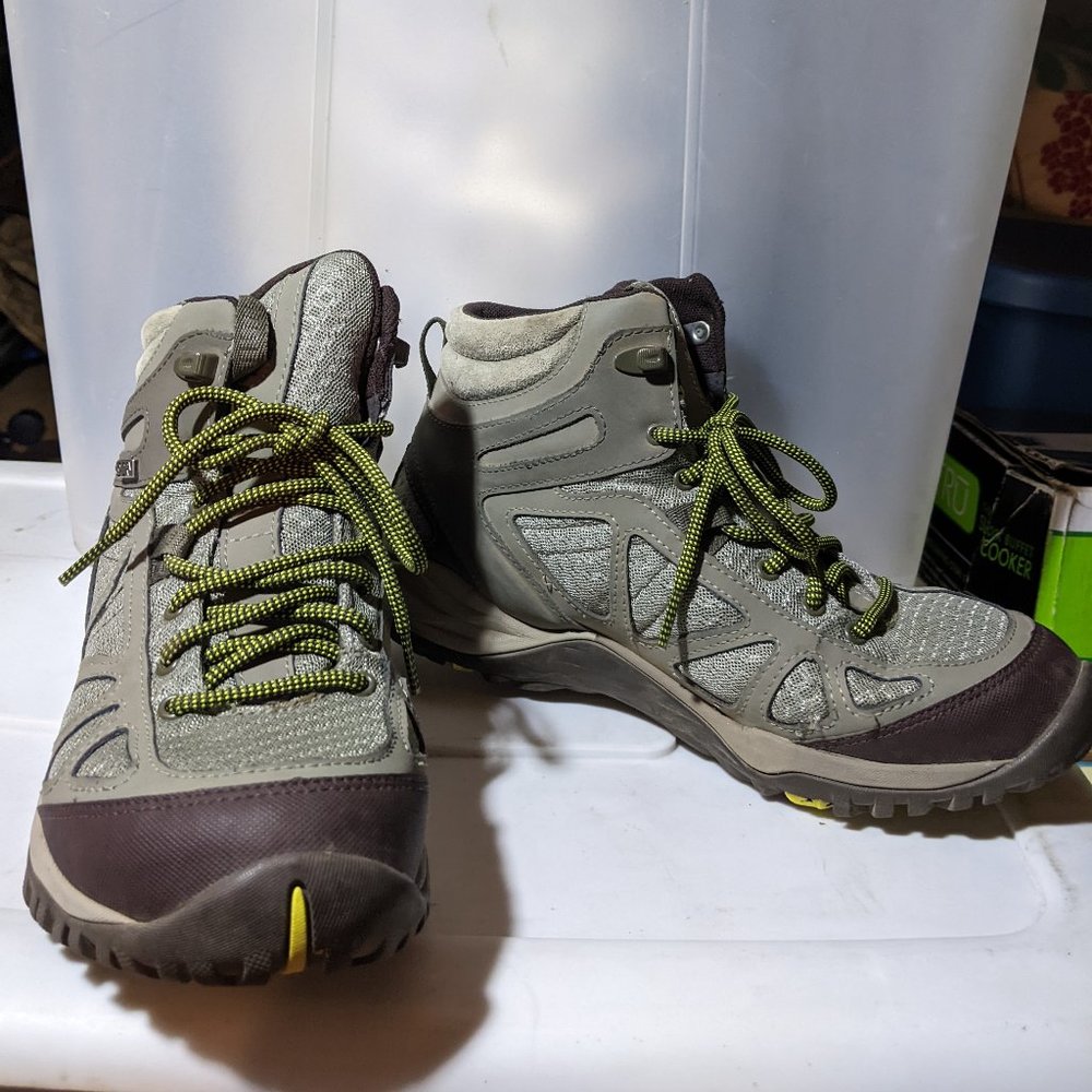 (SOLD) Practically New Merrill Hiking Boots